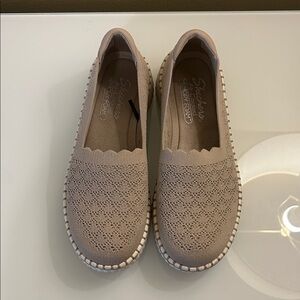 Skechers Air-Cooled Memory Foam Slip-on shoes - Sz 9